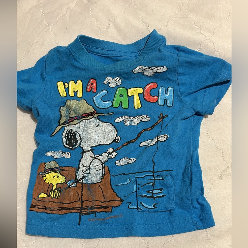Vintage baby Snoopy Peanuts Blue Kids Snoopy 'I'm A Catch' Graphic Tee